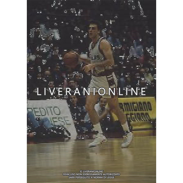 RETROSPETTIVA PIERO MONTECCHI BASKET NELLA FOTO PIERO MONTECCHI CON LA MAGLIA DELLA PHILIPS MILANO AG ALDO LIVERANI SAS