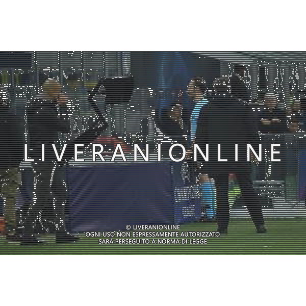 l’arbitro Kulbakov consulta il VAR e assegna il rigore al Manchester City Atalanta vs Manchester City UEFA Champions League fase a gironi 4° giornata gruppo C Milano 6-11-2019 Stadio Giuseppe Meazza - San Siro foto Roberto Garavaglia - ag. Aldo Liverani sas