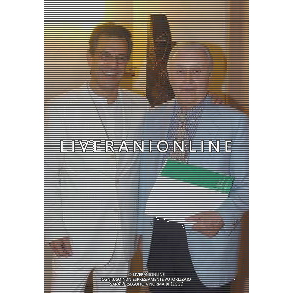 MILANO 29/06/05 PRESENTAZIONE DELLA STAGIONE 2005/06 DEL TEATRO SAN BABILA NELLA FOTO D\'AVANZO GENNARO (AMM. UNICO) CON MARAMOTTI MARIO (DIR ARTISTICO) PH GIGI ARCAINI/AG.ALDO LIVERANI