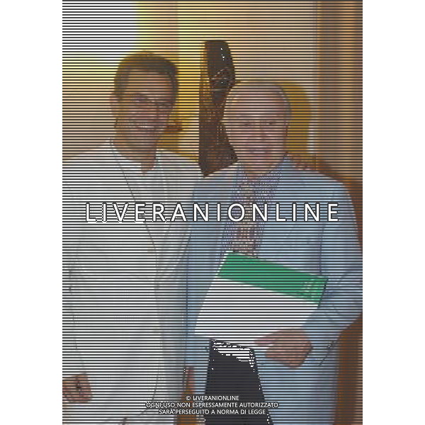 MILANO 29/06/05 PRESENTAZIONE DELLA STAGIONE 2005/06 DEL TEATRO SAN BABILA NELLA FOTO D\'AVANZO GENNARO (AMM. UNICO) CON MARAMOTTI MARIO (DIR ARTISTICO) PH GIGI ARCAINI/AG.ALDO LIVERANI
