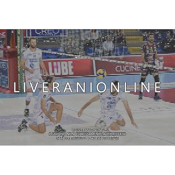 Campionato Italiano di Volley Superlega Serie A 2019/2020 Civitanova, Italia 07/11/2019 Cucine Lube Civitanova vs Top Volley Latina Nella foto: Sottile Daniele (Top Volley Latina) Palacios Ezequiel (Top Volley Latina) Rossi Andrea (Top Volley Latina) FOTO ROBERTO BARTOMEOLI-ALESSIO MARINI-AG ALDO LIVERANI SAS