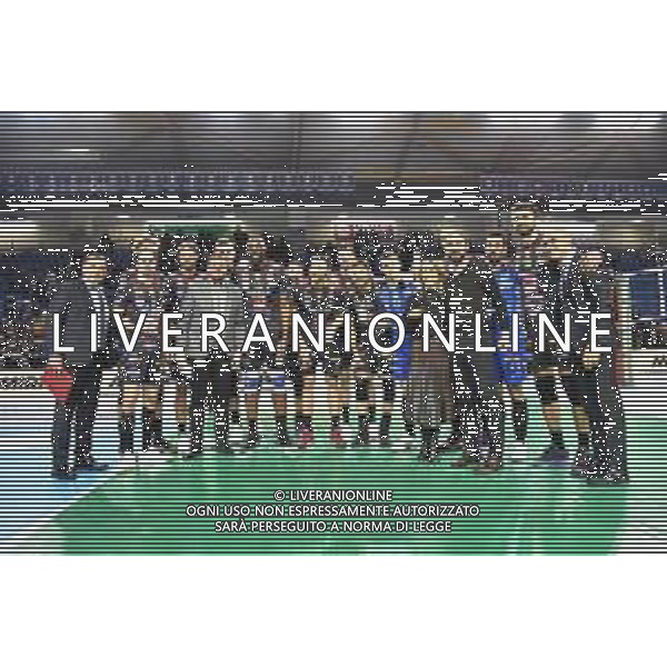 Campionato Italiano di Volley Superlega Serie A 2019/2020 Civitanova, Italia 07/11/2019 Cucine Lube Civitanova vs Top Volley Latina Nella foto: Foto di gruppo giocatori Cucine Lube Civitanova a fine partita FOTO BARTOMEOLI-ALESSIO MARINI-AG ALDO LIVERANI SAS