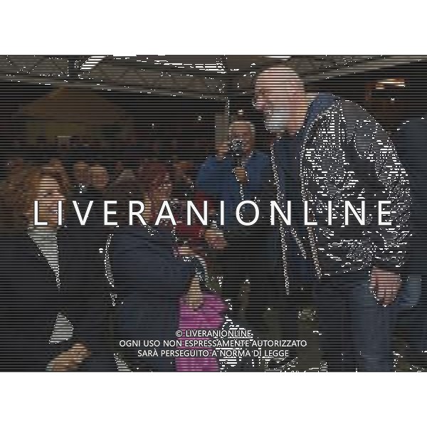 Santarcangelo di Romagna 09/11/2019 - Visita del Presidente dell\'Emilia-Romagna Stefano Bonaccini alla Fiera di San Martino (Festa dei Cornuti) - nella foto: Presidente Stefano Bonaccini applaudito dalla gente alla fiera di san martino ©Claudio Zamagni/Agenzia Aldo Liverani s.a.s.