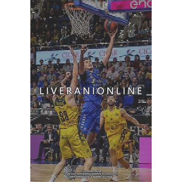 Basket Internazionali Tenerife, Italia 09/11/2019 Iberostar Tenerife vs San Pablo Burgos Nella foto: Goran Huskic (San Pablo Burgos) lotta sotto canestro con Alex Suarez (Iberostar Tenerife) FOTO DAVIDE DI LALLA-ALESSIO MARINI-AG ALDO LIVERANI SAS