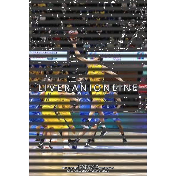 Basket Internazionali Tenerife, Italia 09/11/2019 Iberostar Tenerife vs San Pablo Burgos Nella foto: Giorgi Shermadini (Iberostar Tenerife) conquista palla ad inizio partita FOTO DAVIDE DI LALLA-ALESSIO MARINI-AG ALDO LIVERANI SAS