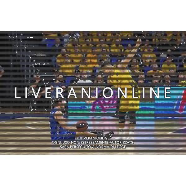 Basket Internazionali Tenerife, Italia 09/11/2019 Iberostar Tenerife vs San Pablo Burgos Nella foto: Gabriel Lundberg (Iberostar Tenerife) commette fallo su Bruno Fitipaldo (San Pablo Burgos) FOTO DAVIDE DI LALLA-ALESSIO MARINI-AG ALDO LIVERANI SAS