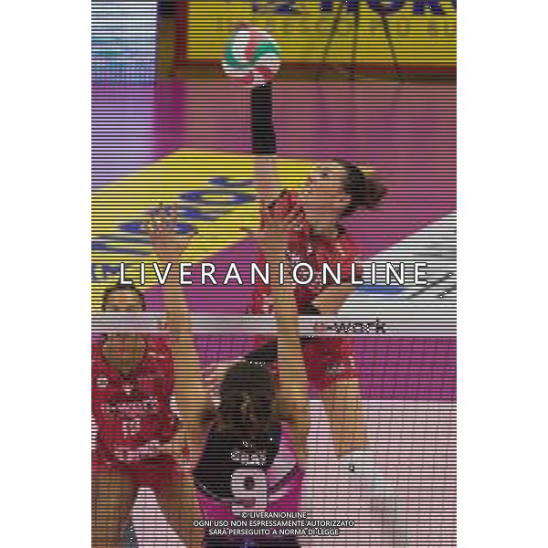 Campionato Italiano di Volley Serie A1 Femminile 2019/2020 Busto Arsizio, Italia 10/11/2019 Unet E-Work Busto Arsizio vs Golden Tulip Volalto 2.0 Caserta Nella foto: schiacciata di Alessia Gennari (UYBA) FOTO ELISA CALABRESE-ALESSIO MARINI-AG ALDO LIVERANI SAS