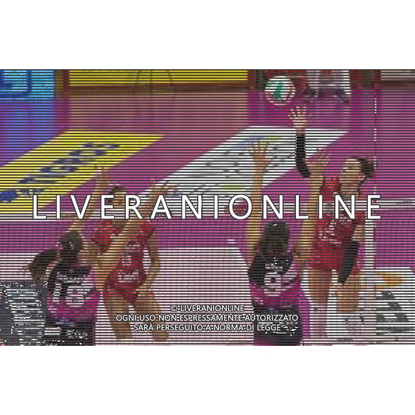 Campionato Italiano di Volley Serie A1 Femminile 2019/2020 Busto Arsizio, Italia 10/11/2019 Unet E-Work Busto Arsizio vs Golden Tulip Volalto 2.0 Caserta Nella foto: schiacciata di Alessia Gennari (UYBA) FOTO ELISA CALABRESE-ALESSIO MARINI-AG ALDO LIVERANI SAS