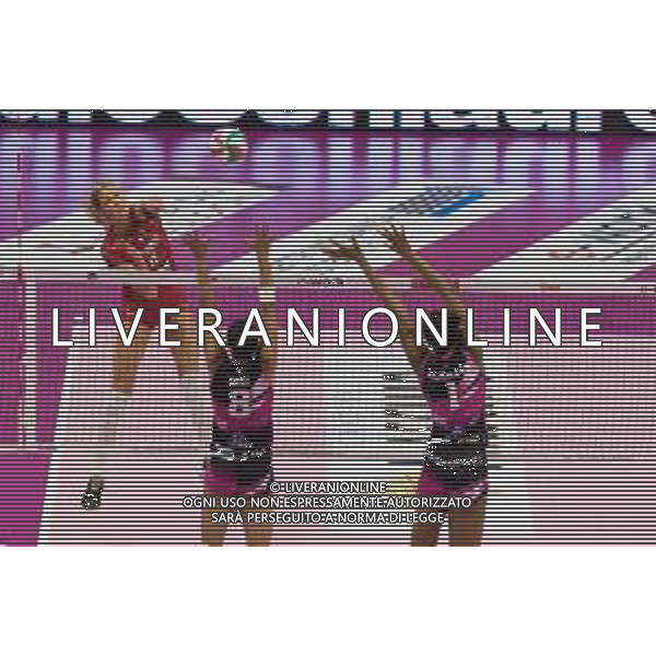 Campionato Italiano di Volley Serie A1 Femminile 2019/2020 Busto Arsizio, Italia 10/11/2019 Unet E-Work Busto Arsizio vs Golden Tulip Volalto 2.0 Caserta Nella foto: schiacciata di Karsta Lowe (UYBA) FOTO ELISA CALABRESE-ALESSIO MARINI-AG ALDO LIVERANI SAS