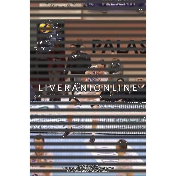 Campionato Italiano di Volley Superlega Serie A 2019/2020 Latina, Italia 10/11/2019 Top Volley Latina vs Vero Volley Monza Nella foto: Maarten Van Garderen alla battuta FOTO LUIGI MARIANI-ALESSIO MARINI-AG ALDO LIVERANI SAS