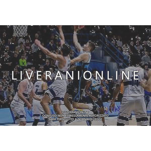 Campionato di Basket Serie A 2019/2020 Cremona, Italia 10/11/2019 Vanoli Basket Cremona-Fortitudo Bologna Nella foto: TOPIAS PALMI della VANOLI CREMONA in entrata contro Fantinelli della Pompea Fortitudo Bologna FOTO MATTEO CASONI-ALESSIO MARINI-AG ALDO LIVERAN I SAS