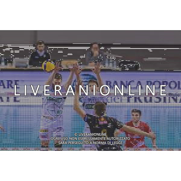 Campionato Italiano di Volley Superlega Serie A 2019/2020 Sora, Italia 10/11/2019 Globo Banca Popolare del Frusinate Sora - Kioene Padova Nella foto: Kioene Padova a muro a due FOTO CARLO CAPPUCCITTI-ALESSIO MARINI-AG ALDO LIVERANI SAS