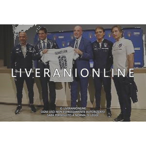 Raduno della Nazionale Italiana di Calcio a Corverciano prima delle sfide contro Bosnia e Armenia 11/11/2019 - nella foto: gianluca vialli Marco Brunelli roberto mancini presentazione della maglia teamsystem ©Claudio Zamagni/Agenzia Aldo Liverani s.a.s.