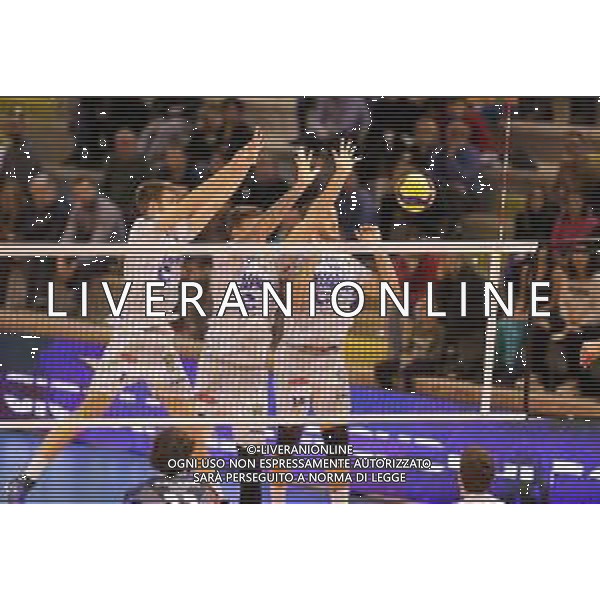 Campionato Italiano di Volley Superlega Serie A 2019/2020 Latina, Italia 10/11/2019 Top Volley Latina vs Vero Volley Monza Nella foto: muro Top Volley Latina FOTO LUIGI MARIANI-ALESSIO MARINI-AG ALDO LIVERANI SAS