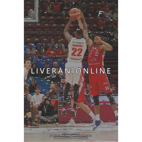 Campionato di Basket Serie A 2019/2020 Milano, Italia 11/11/2019 AX Armani Exchange Olimpia Milano vs OriOra Pistoia Nella foto: Dowdell di Pistoia ostacolato da Brooks dell’AX Armani Milano foto savino paolella-alessio marini-ag aldo liverani sas