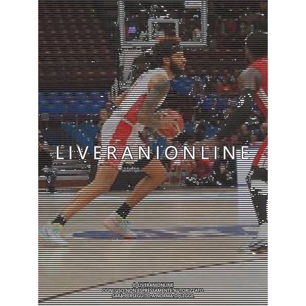 Campionato di Basket Serie A 2019/2020 Milano, Italia 11/11/2019 AX Armani Exchange Olimpia Milano vs OriOra Pistoia Nella foto: Petteway di Pistoia ostacolato da Mack dell’AX Armani Milano foto savino paolella-alessio marini-ag aldo liverani sas