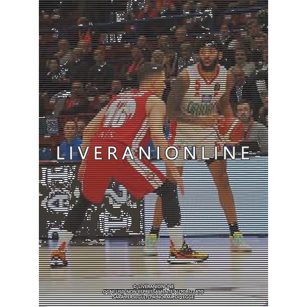 Campionato di Basket Serie A 2019/2020 Milano, Italia 11/11/2019 AX Armani Exchange Olimpia Milano vs OriOra Pistoia Nella foto: Petteway di Pistoia ostacolato da Nedovic dell’AX Armani Milano foto savino paolella-alessio marini-ag aldo liverani sas