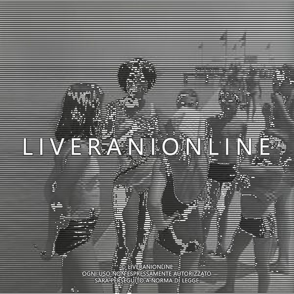 Lola Falana, pseudonimo di Loletha Elaine Falana, è una conduttrice televisiva, showgirl, attrice, cantante e religiosa statunitense NELLA FOTO LOLA FALANA A VENEZIA NELL\'ANNO 1967 AG ALDO LIVERANI SAS