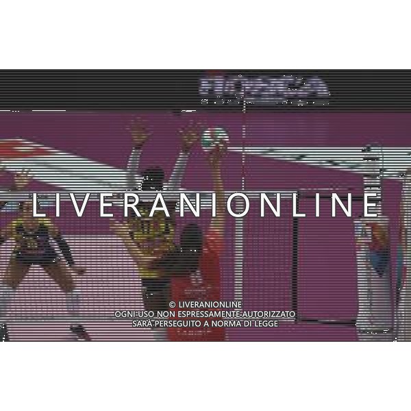 Campionato Italiano di Volley Serie A1 Femminile 2019/2020 Cuneo, Italia 12/11/2019 Bosca S.Bernardo Cuneo vs Imoco Volley Conegliano Nella foto: Miriam Sulla (Imoco Conegliano) Sonia Candi (Bosca Cuneo) FOTO DANILO VIGO-ALESSIO MARINI-AG ALDO LIVERANI SAS