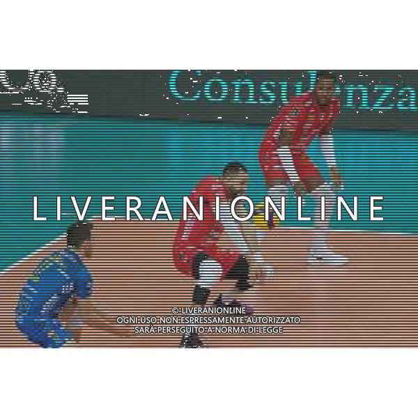 Campionato Italiano di Volley Superlega Serie A 2019/2020 Verona, Italia 13/11/2019 Calzedonia Verona - Cucine Lube Civitanova Nella foto: Ricezione di Osmany Juantorena (5) Cucine Lube Civitanova FOTO ROBERTO TOMMASINI-ALESSIO MARINI-AG ALDO LIVERANI SAS