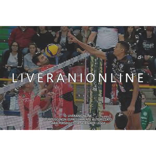Campionato Italiano di Volley Superlega Serie A 2019/2020 Verona, Italia 13/11/2019 Calzedonia Verona - Cucine Lube Civitanova Nella foto: Attacco Verona con Stephen Boyer (9) Calzedonia Verona FOTO ROBERTO TOMMASINI-ALESSIO MARINI-AG ALDO LIVERANI SAS