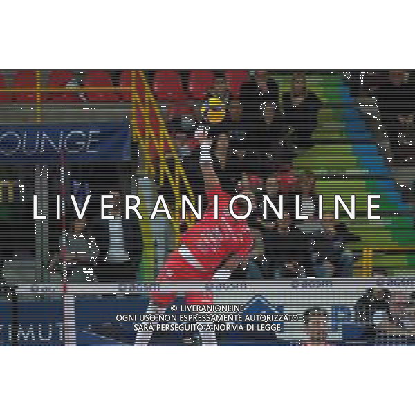 Campionato Italiano di Volley Superlega Serie A 2019/2020 Verona, Italia 13/11/2019 Calzedonia Verona - Cucine Lube Civitanova Nella foto: Yoandy Leal (9) Cucine Lube Civitanova al servizio. FOTO ROBERTO TOMMASINI-ALESSIO MARINI-AG ALDO LIVERANI SAS