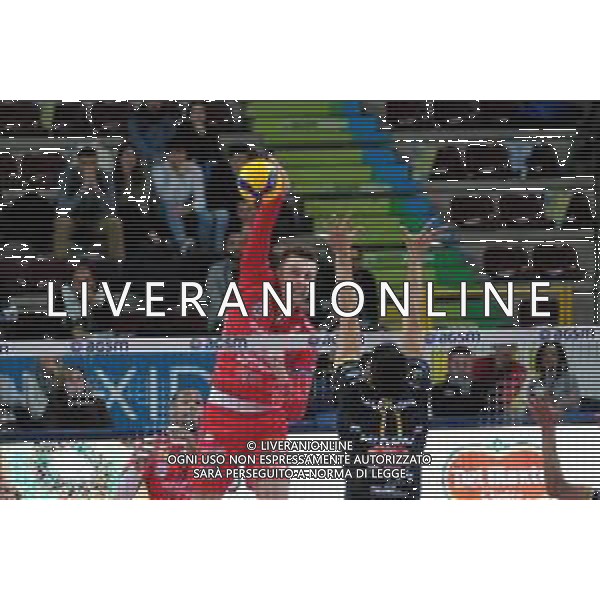 Campionato Italiano di Volley Superlega Serie A 2019/2020 Verona, Italia 13/11/2019 Calzedonia Verona - Cucine Lube Civitanova Nella foto: Primo tempo di Mateusz Bieniek (16) Cucine Lube Civitanova FOTO ROBERTO TOMMASINI-ALESSIO MARINI-AG ALDO LIVERANI SAS