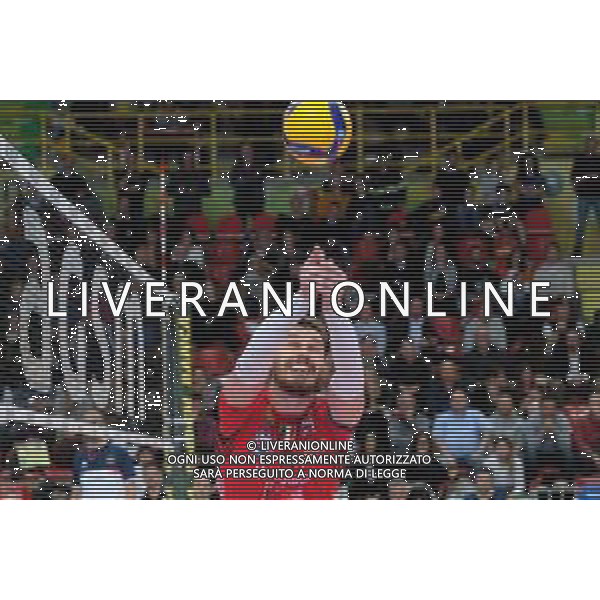 Campionato Italiano di Volley Superlega Serie A 2019/2020 Verona, Italia 13/11/2019 Calzedonia Verona - Cucine Lube Civitanova Nella foto: Recupero in extremis di Bruno Rezende (14) Cucine Lube Civitanova FOTO ROBERTO TOMMASINI-ALESSIO MARINI-AG ALDO LIVERANI SAS
