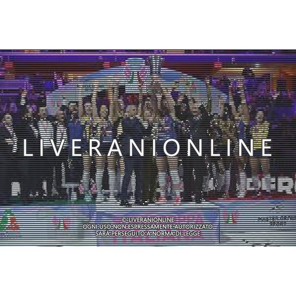 Conegliano vince la supercoppa- Esultanza - premiazione Imoco Volley Conegliano vs Igor Gorgonzola Novara Supercoppa Italiana 2019 pallavolo femminile Allianz Cluod PalaLido - Milano 16-11-2019 foto Roberto Garavaglia - ag. Aldo Liverani sas