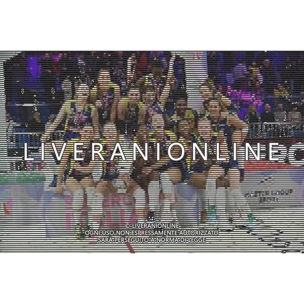 Conegliano vince la supercoppa- Esultanza - premiazione Imoco Volley Conegliano vs Igor Gorgonzola Novara Supercoppa Italiana 2019 pallavolo femminile Allianz Cluod PalaLido - Milano 16-11-2019 foto Roberto Garavaglia - ag. Aldo Liverani sas