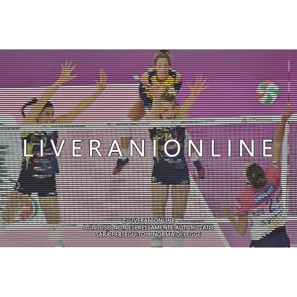 Raphaela Folie (Conegliano) SX e Kimberly Hill (Conegliano) DX a muro Imoco Volley Conegliano vs Igor Gorgonzola Novara Supercoppa Italiana 2019 pallavolo femminile Allianz Cluod PalaLido - Milano 16-11-2019 foto Roberto Garavaglia - ag. Aldo Liverani sas