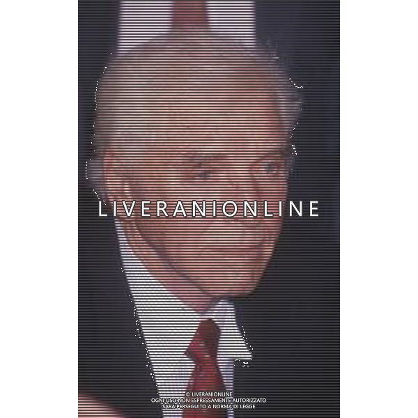 RETROSPETTIVA BURT LANCASTER ATTORE NELLA FOTO BURT LANCASTER A MILANO PALAZZO MARINO NELL\'INCONTRO CON IL SINDACO DI MILANO PAOLO PILLITTERI NELL\'ANNO 1988 AG ALDO LIVERANI SAS