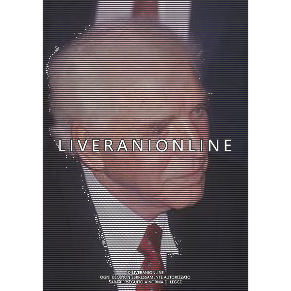 RETROSPETTIVA BURT LANCASTER ATTORE NELLA FOTO BURT LANCASTER A MILANO PALAZZO MARINO NELL\'INCONTRO CON IL SINDACO DI MILANO PAOLO PILLITTERI NELL\'ANNO 1988 AG ALDO LIVERANI SAS