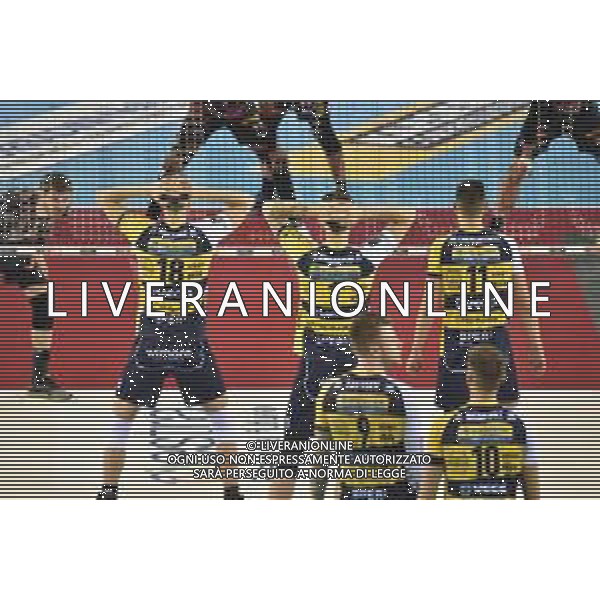 Campionato Italiano di Volley Superlega Serie A 2019/2020 Civitanova, Italia 17/11/2019 Cucine Lube Civitanova - Leo Shoes Modena Nella foto: i giocatori del Leo Shoes Modena schierati per ricevere FOTO ROBERTO BARTOMEOLI-ALESSIO MARINI-AG ALDO LIVERANI SAS