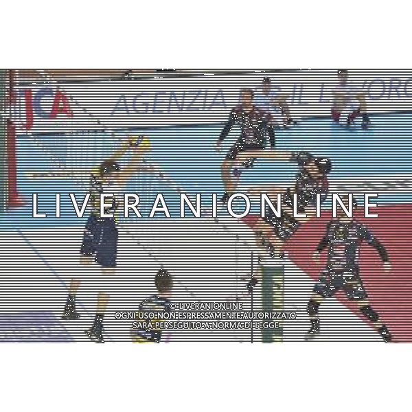 Campionato Italiano di Volley Superlega Serie A 2019/2020 Civitanova, Italia 17/11/2019 Cucine Lube Civitanova - Leo Shoes Modena Nella foto: Schiacciata Anzani Simone (Cucine Lube Civitanova) FOTO ROBERTO BARTOMEOLI-ALESSIO MARINI-AG ALDO LIVERANI SAS