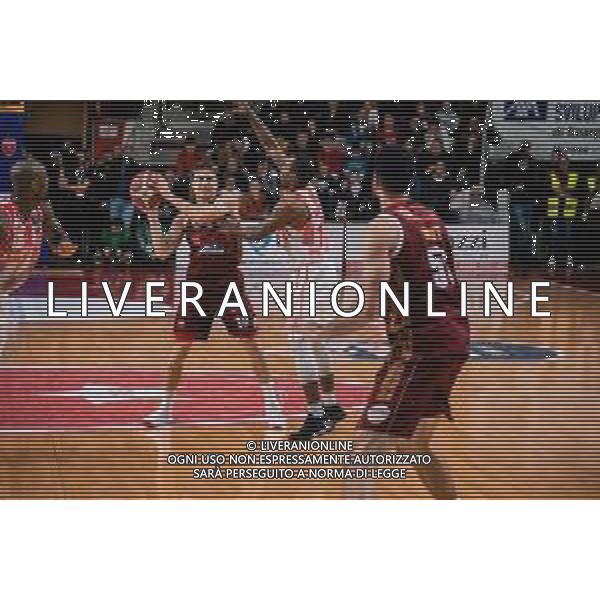 Campionato di Basket Serie A Varese, Italia 17/11/2019 Openjobmetis Varese vs Umana Reyer Venezia Nella foto: passaggio di de nicolao FOTO ALESSANDRO NEGRINI-ALESSIO MARINI-AG ALDO LIVERANI SAS