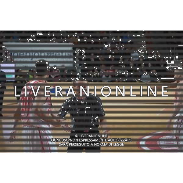Campionato di Basket Serie A Varese, Italia 17/11/2019 Openjobmetis Varese vs Umana Reyer Venezia Nella foto: spiegazione dell\'arbitro a ferrero FOTO ALESSANDRO NEGRINI-ALESSIO MARINI-AG ALDO LIVERANI SAS