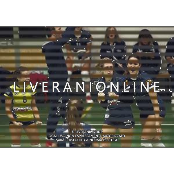 IMOLA 17 11 2019 PALLAVOLO CLAI IMIOLA-LUCKY WIND TREVI SERIE B1 NELLA FOTO SERRENA VECE ESULTA CON LE SUE COMPAGNE CLAI IMOLA ©SANNA/AGENZIA ALDO LIVERANI SAS