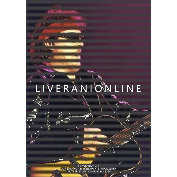 ZUCCHERO, pseudonimo di Adelmo Fornaciari, cantautore e musicista italiano - RETROSPETTIVA Nella foto in concerto a Imola 18-20 Giugno 1999 ©ARCHIVIO/AGENZIA ALDO LIVERANI SAS