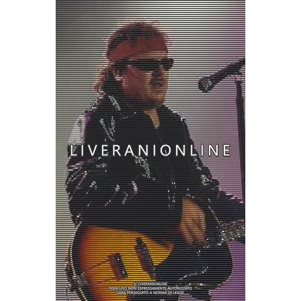 ZUCCHERO, pseudonimo di Adelmo Fornaciari, cantautore e musicista italiano - RETROSPETTIVA Nella foto in concerto a Imola 18-20 Giugno 1999 ©ARCHIVIO/AGENZIA ALDO LIVERANI SAS