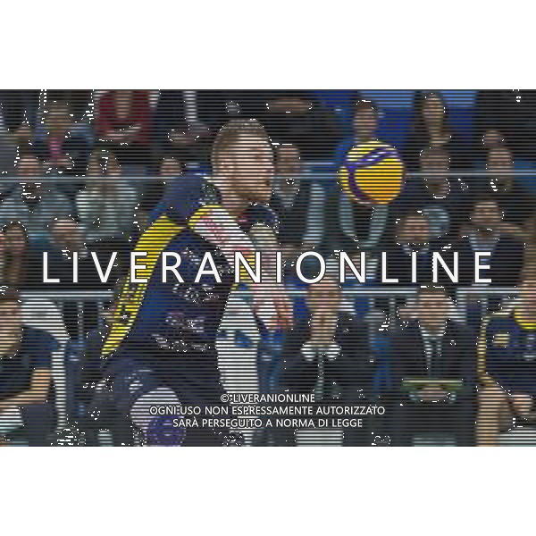 Campionato Italiano di Volley Superlega Serie A 2019/2020 Milano, Italia 20/11/2019 Allianz Milano vs Leo Shoes Modena Nella foto: bagher di Ivan Zaytsev (Leo Shoes Modena) FOTO ELISA CALABRESE-ALESSIO MARINI-AG ALDO LIVERANI SAS