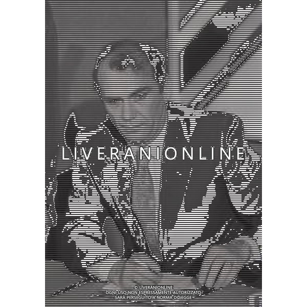 RETROSPETTIVA ERNESTO PELLEGRINI PRESIDENTE FC INTER NELLA FOTO ERNESTO PELLEGRINI NELL\'ANNO 1987-1988 ALLA PRESENTAZIONE DEL NUOVO ALLENATORE GIOVANNI TRAPATTONI AG ALDO LIVERANI SAS 
