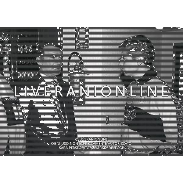 RETROSPETTIVA ERNESTO PELLEGRINI PRESIDENTE FC INTER NELLA FOTO ERNESTO PELLEGRINI NELL\'ANNO 1990 FESTEGGIA IL SUO COMPLEANNO ALLA PINETINA CON I GIOCATORI DELL\'INTER CON PAOLO STRINGARA AG ALDO LIVERANI SAS 