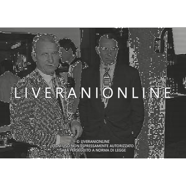 RETROSPETTIVA ERNESTO PELLEGRINI PRESIDENTE FC INTER NELLA FOTO ERNESTO PELLEGRINI NELL\'ANNO 1990 FESTEGGIA IL SUO COMPLEANNO ALLA PINETINA CON I GIOCATORI DELL\'INTER E GIOVANNI TRAPATTONI AG ALDO LIVERANI SAS