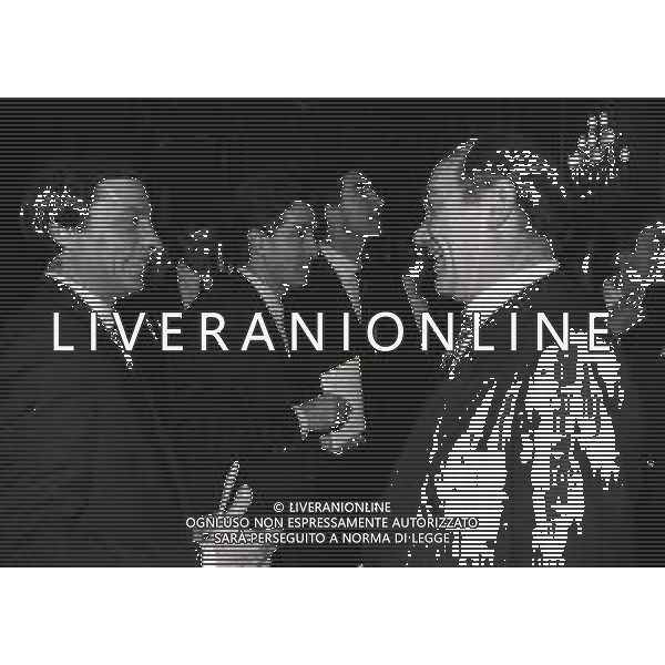 RETROSPETTIVA ERNESTO PELLEGRINI PRESIDENTE FC INTER NELLA FOTO ERNESTO PELLEGRINI NELL\'ANNO 1990 CON L\'ARBIRO PIERO D\'ELIA AG ALDO LIVERANI SAS 