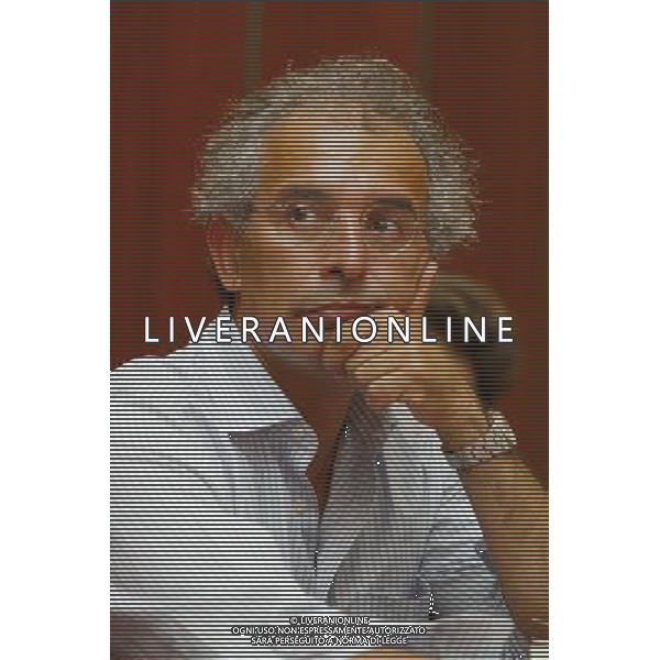 MILANO 30/6/2005 PIAZZA SAN FEDELE, PRESENTAZIONE DEL LIBRO: -RAPPORTO SUI DIRITTI GLOBALI 2005- NELLA FOTO GAD LERNER GIORNALISTA FOTO ROMANO/AG ALDO LIVERANI