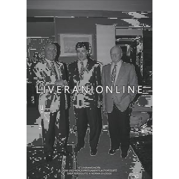RETROSPETTIVA ERNESTO PELLEGRINI PRESIDENTE FC INTER NELLA FOTO ERNESTO PELLEGRINI NELL\'ANNO 1992-1993 CON AGOSTINO OMINI E GIANNI BUGNO IN VILLA DA ERNESTO PELLEGRINI AG ALDO LIVERANI SAS 