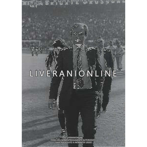 RETROSPETTIVA RENZO ULIVIERI ALLENATORE SAMPDORIA CALCIO NELLA FOTO RENZO ULIVIERI ALLENATORE SAMPDORIA CALCIO NELL\'ANNO 1983-1984 AG ALDO LIVERANI SAS