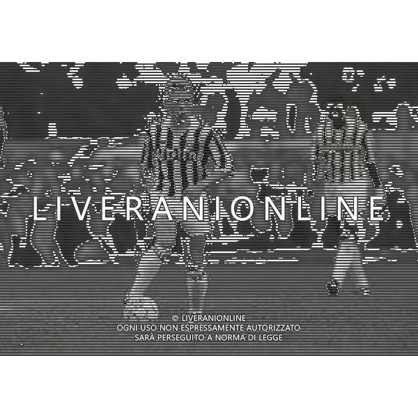 RETROSPETTIVA THOMAS HASSLER CALCIATORE NELLA FOTO THOMAS HASSLER CON LA MAGLIA DELLA JUVENTUS NELL\'ANNO 1990-1991 AG ALDO LIVERANI SAS
