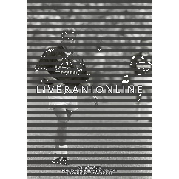 RETROSPETTIVA THOMAS HASSLER CALCIATORE NELLA FOTO THOMAS HASSLER CON LA MAGLIA DELLA JUVENTUS NELL\'ANNO 1990-1991 AG ALDO LIVERANI SAS